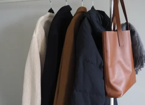 Essential Pieces for a Minimalist Fall and Winter Wardrobe