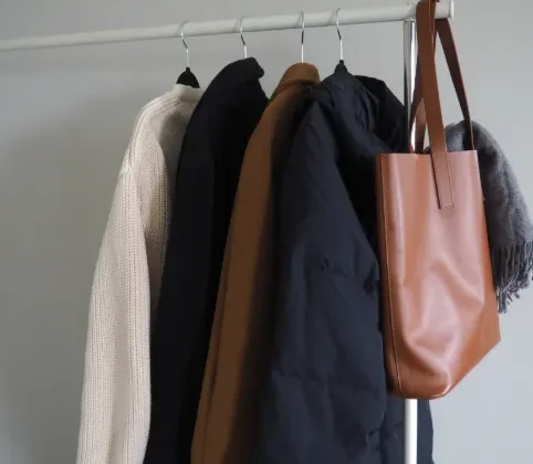 Essential Pieces for a Minimalist Fall and Winter Wardrobe