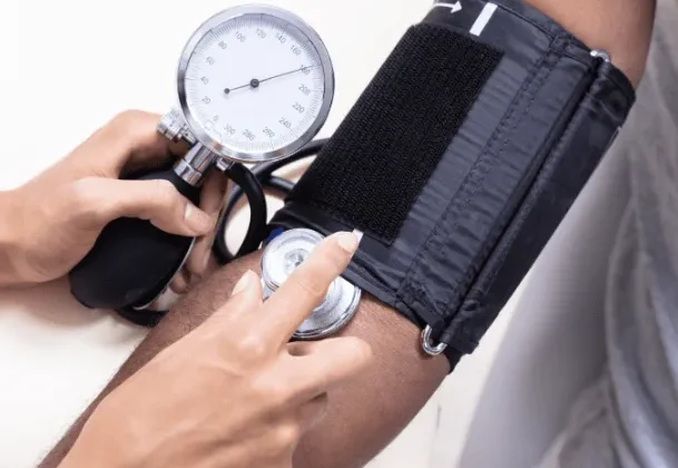 Recognizing the Signs of High and Low Blood Pressure
