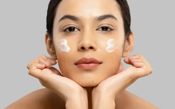 The Power of SPF Moisturizer: Your Key to Healthy, Protected Skin