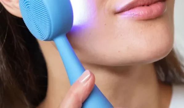 Achieve Clear Skin with Blue Light Acne Treatment