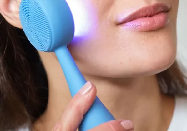 Achieve Clear Skin with Blue Light Acne Treatment